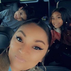 Meet your Posher, Claudia